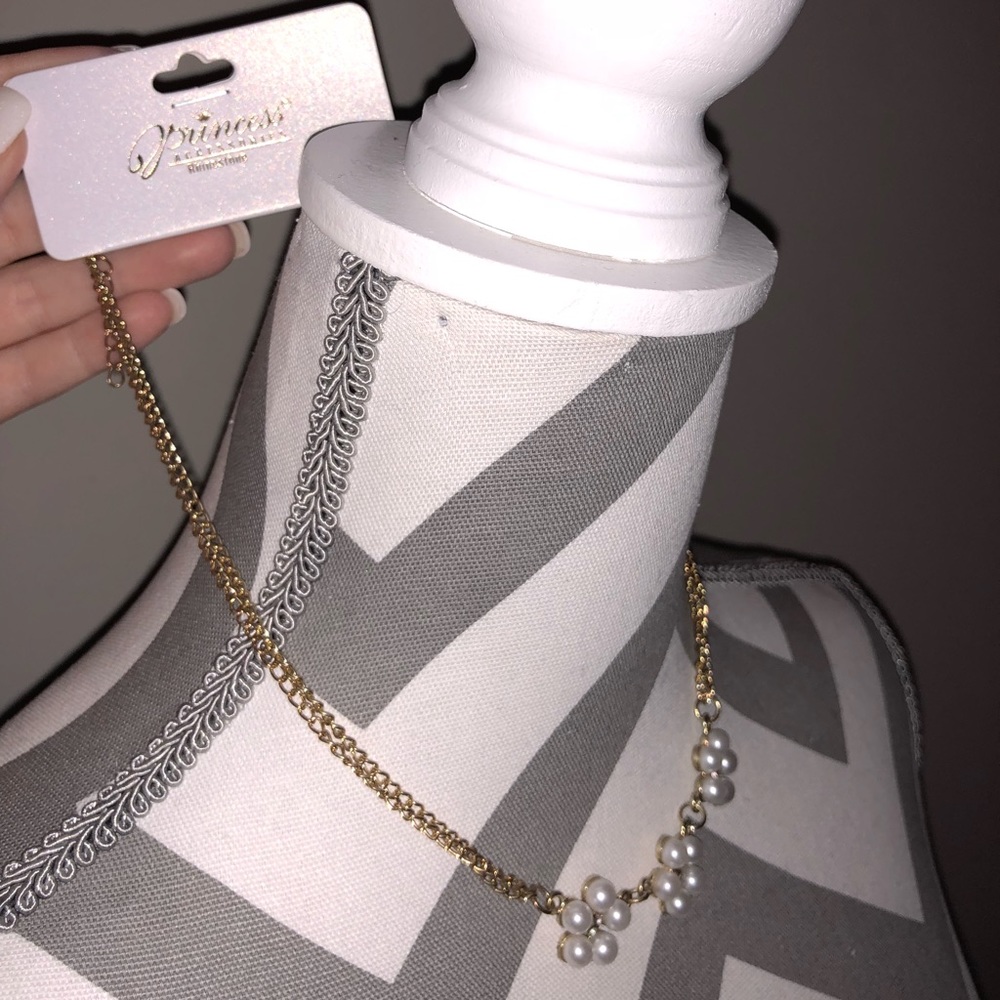 Dainty pearl necklace!